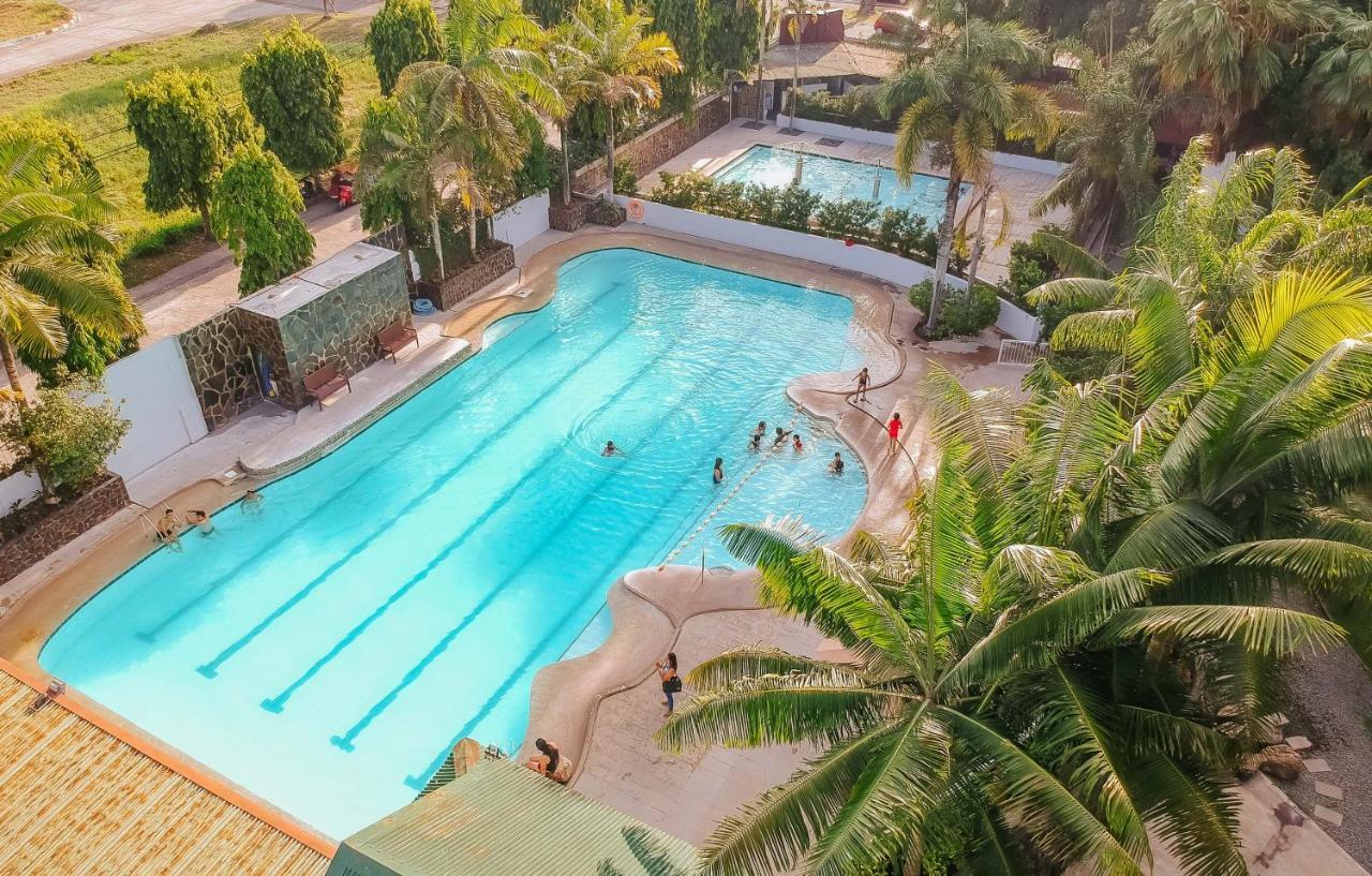 Nature'S Village Resort Bacolod Buitenkant foto