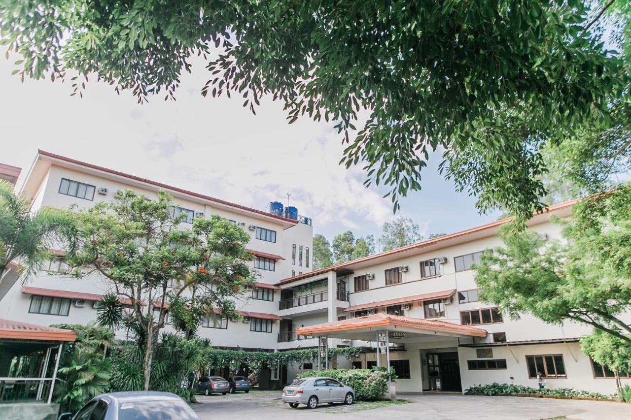 Nature'S Village Resort Bacolod Buitenkant foto