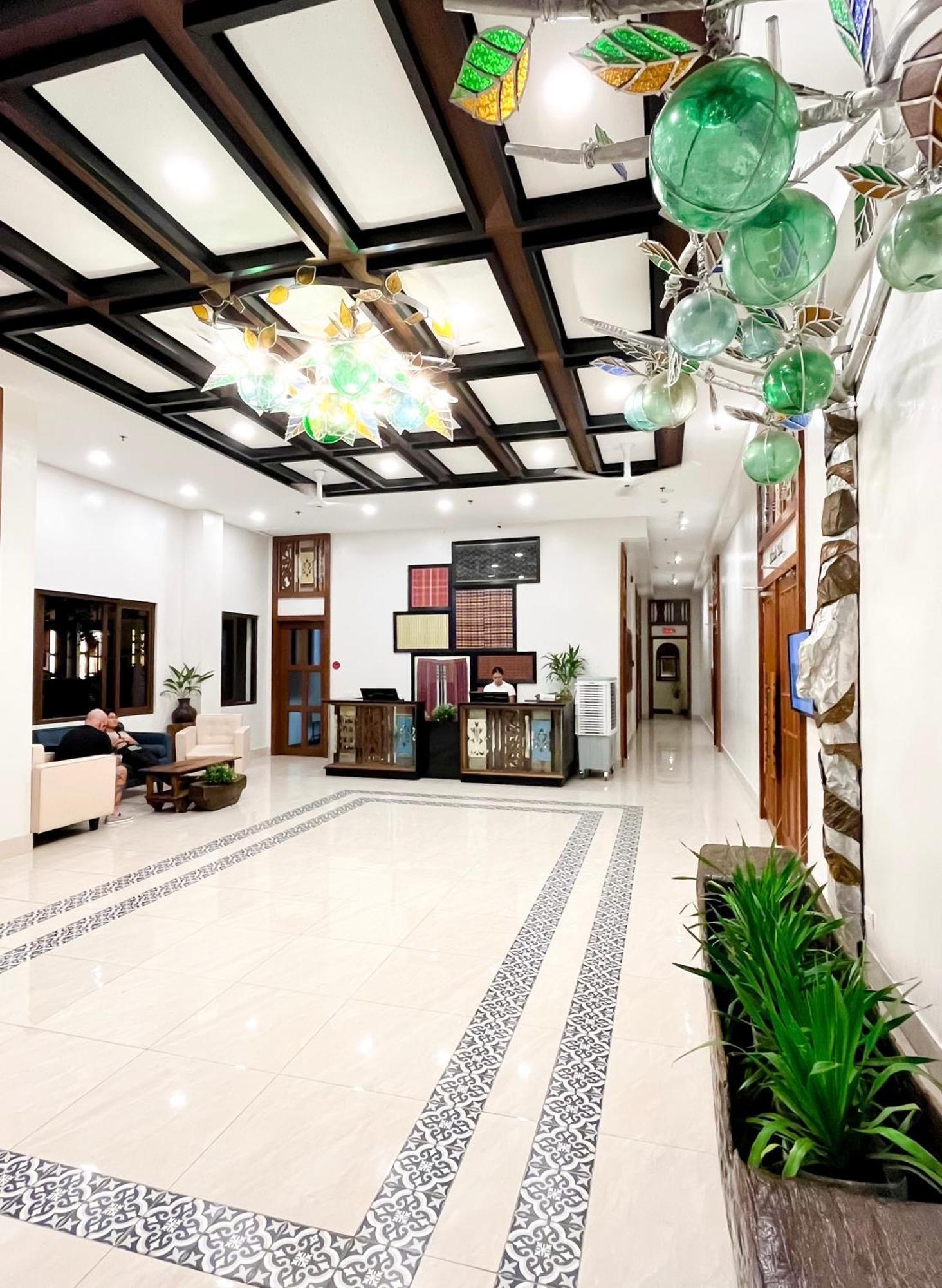 Nature'S Village Resort Bacolod Buitenkant foto