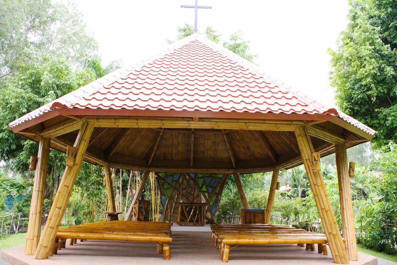 Nature'S Village Resort Bacolod Buitenkant foto